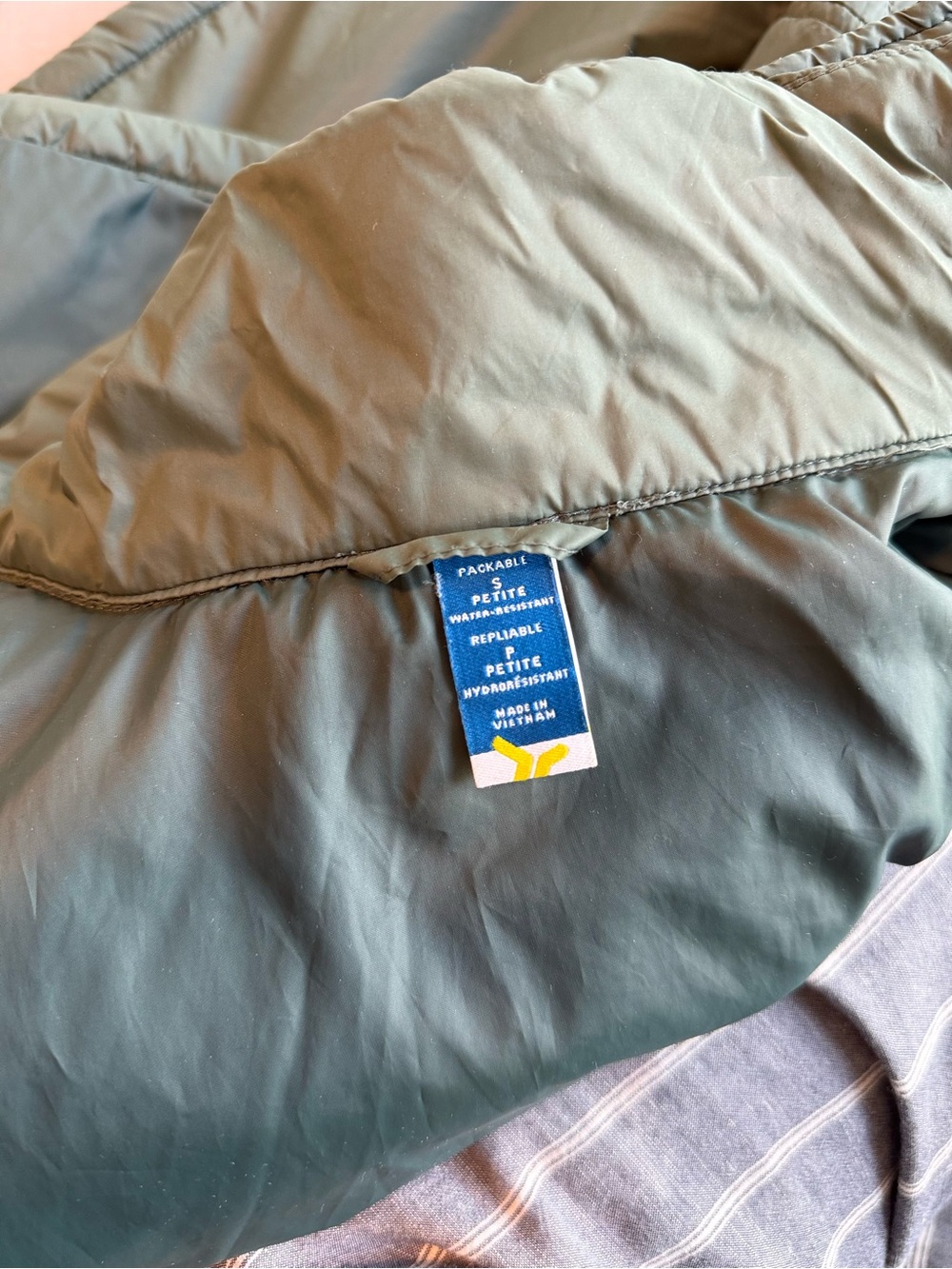 OLD NAVY Quilted Green Women's Puffer Jacket - Picture 5 of 5